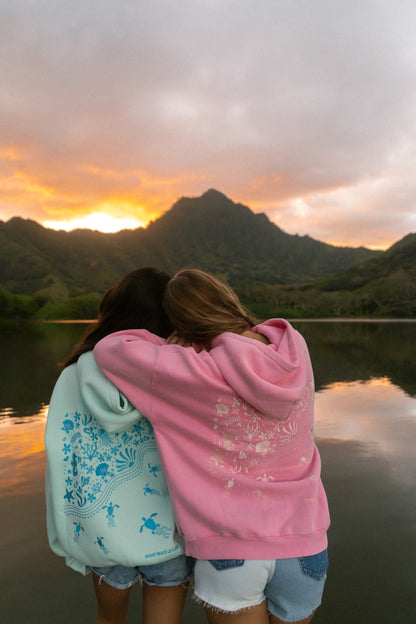 Shell Yeah! hoodie in Chalky Pink